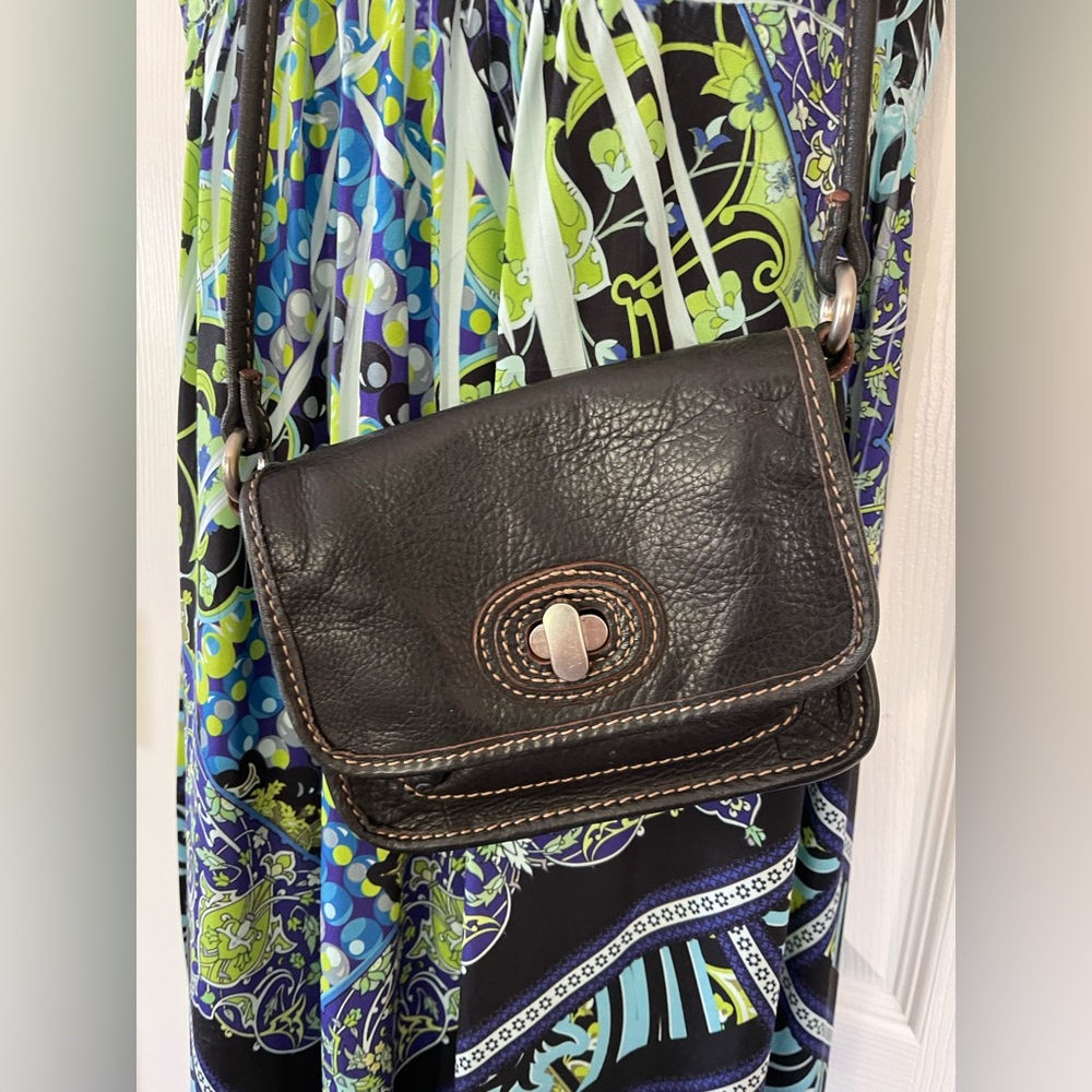 Fossil black leather mini crossbody EUC